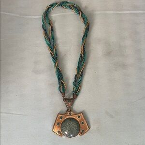 Elegant Green and Gold Pendant Necklace